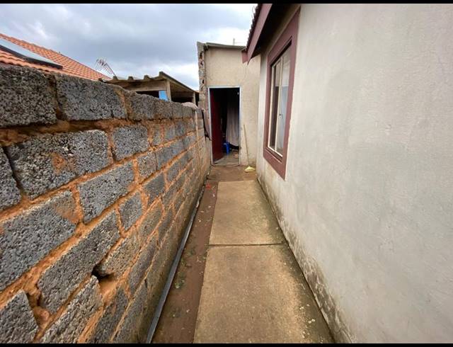 2 BEDROOM HOUSE FOR SALE IN PALM RIDGE EXT 2